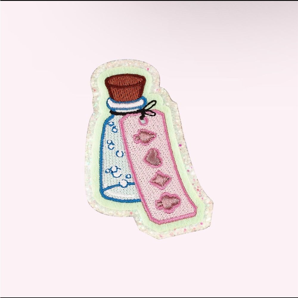 Stoney Clover Lane Alice in Wonderland bottle patch